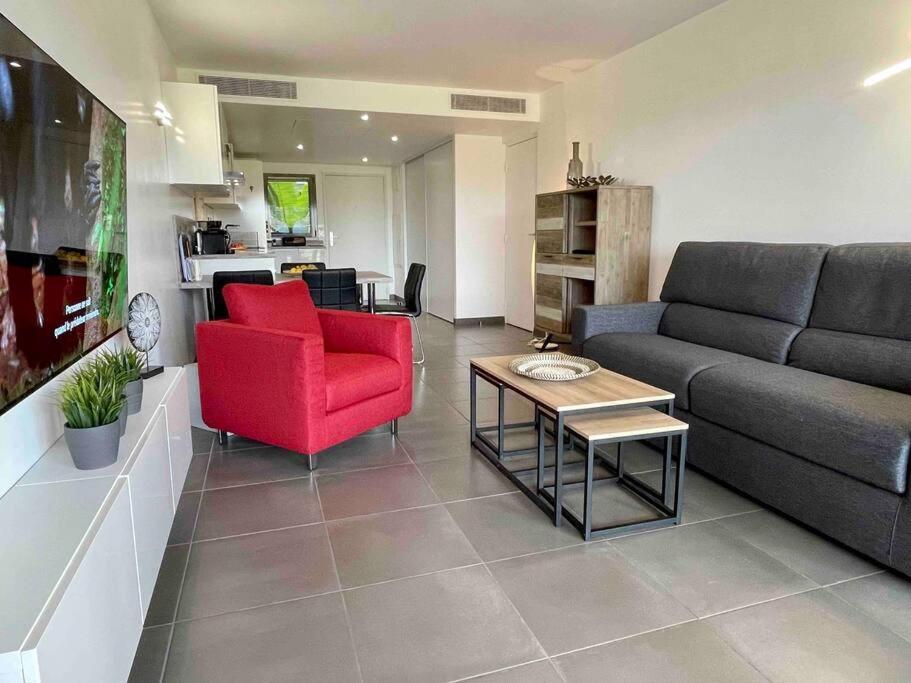 Superbe Appartement, Piscine, Vue Mer Et Montagnes Antibes Exterior photo