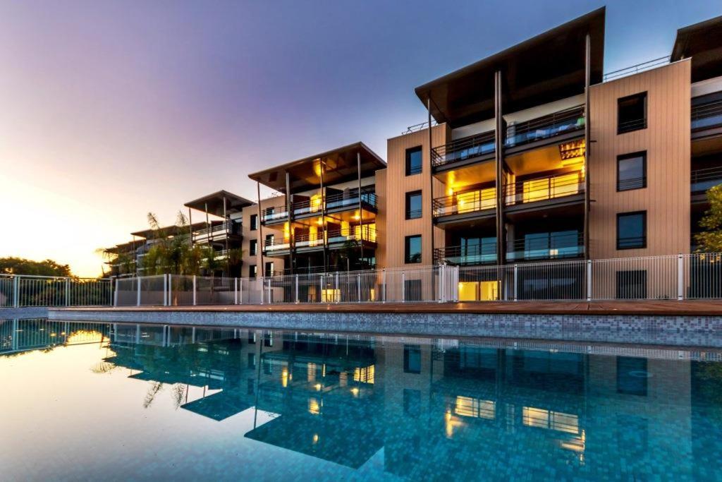 Superbe Appartement, Piscine, Vue Mer Et Montagnes Antibes Exterior photo