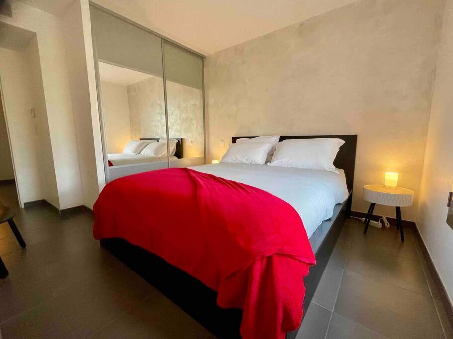 Superbe Appartement, Piscine, Vue Mer Et Montagnes Antibes Exterior photo